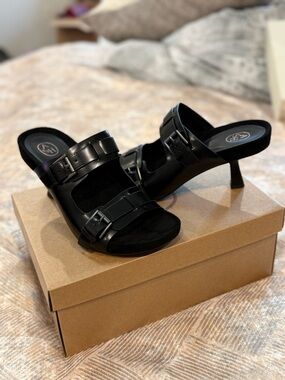 Ash JAKARTA DOUBLE BUCKLE LEATHER KITTEN HEEL FOOTBED SANDAL